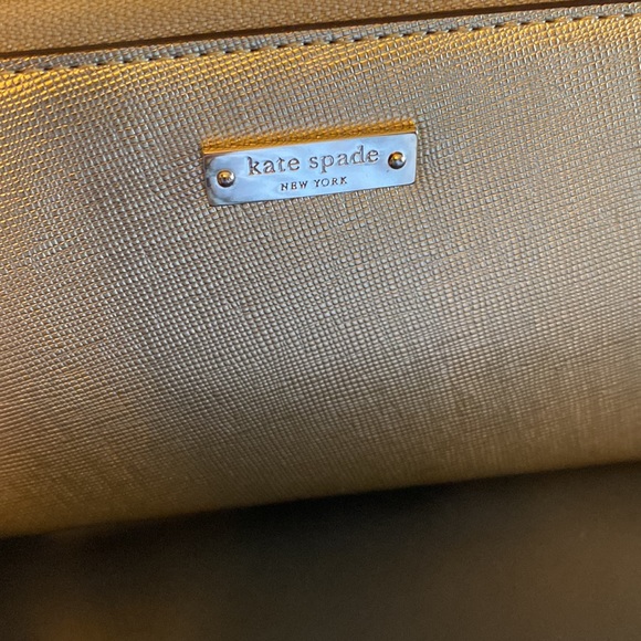 ♠️Kate Spade “golden” wristlet - Picture 4 of 13